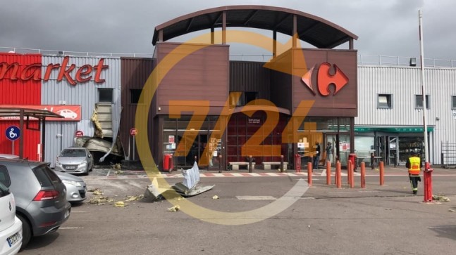Fransa’da AVM’de bombalı saldırı paniği