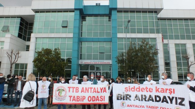 Hekimlerin Yanıtı : “İki Gün İş Bırakıyoruz”