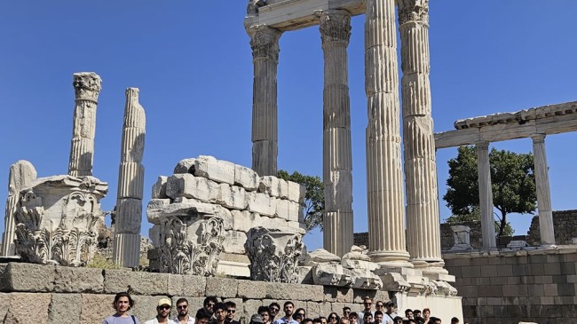 Dünyanın İlk Hastanesi Geleceğin Hekimlerini Ağırladı