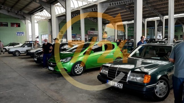 İkinci elde fiyatlar yükseliyor… 25 yaşındaki otomobile 60 bin lira istiyorlar
