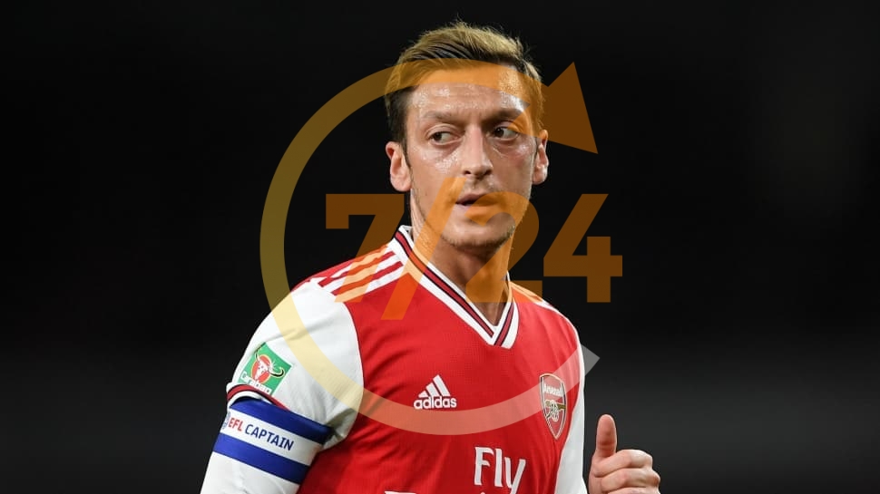 Mesut Özil'den anlamlı çağrı