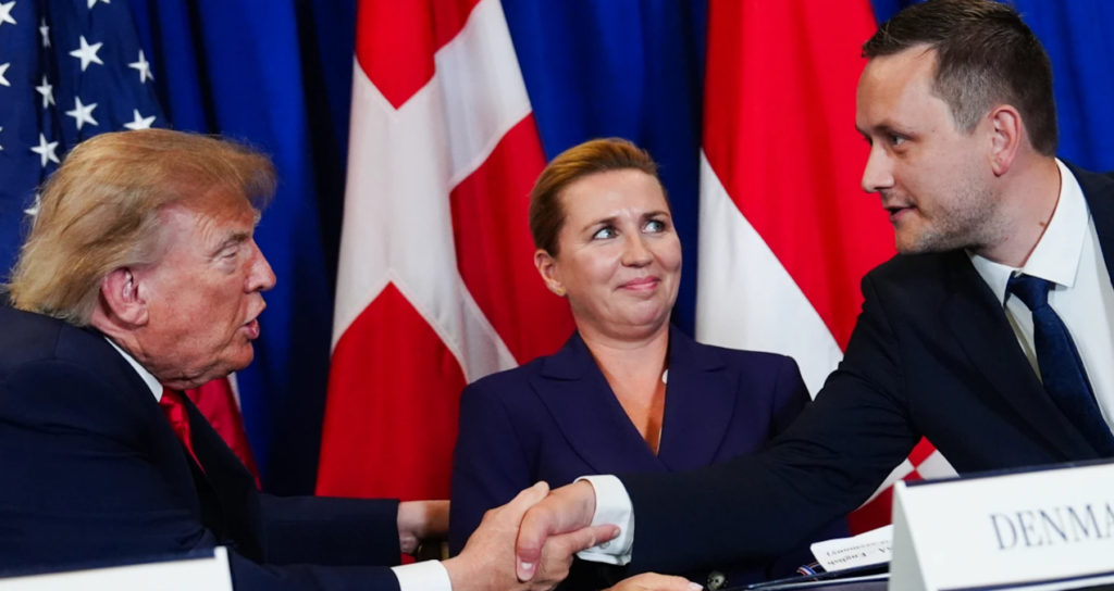 ABD Başkanı Trump Grönland'da Askeri Varlığı Genişleten Yeni Anlaşmayı İmzaladı