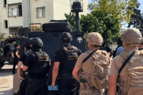 Adana'da Polise El Bombasıyla Direnen Firari ve Silahı Temin Eden Şüpheli Tutuklandı