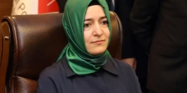AKP Görevlerinden İstifa Eden Fatma Betül Sayan Kaya Partinin İnternet Sitesinden Kaldırıldı