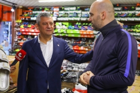 YENİ Parti Lideri Özgür Özel Rize'de Selden Etkilenen Esnafı Ziyaret Etti