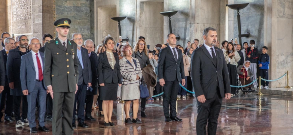 Muayenehaneler Derneği 1 Ekim Ulusal Muayenehane Hekimleri Gününde Anıtkabiri Ziyaret Etti