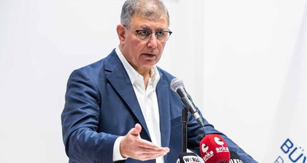 Saygı Öztürk Cemil Tugay ile Geçmişteki Parti Değişikliği Diyaloğunu Açıkladı