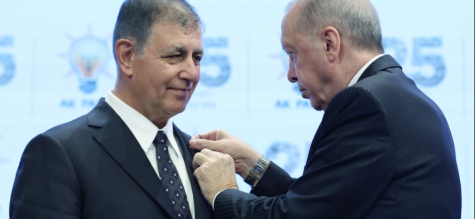AKP'ye Katılan Cemil Tugay Sosyal Medya Hesaplarında Değişikliğe Gitti