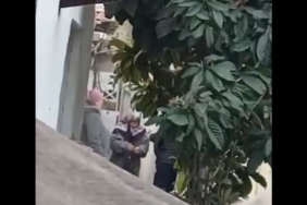 Esenyurt'ta Gecekondu Bahçesinde Uyuşturucu Alışverişi Kameraya Yansıdı