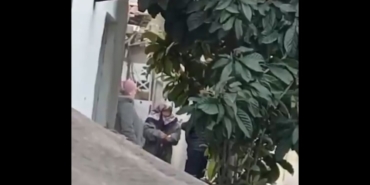 Esenyurt'ta Gecekondu Bahçesinde Uyuşturucu Alışverişi Kameraya Yansıdı