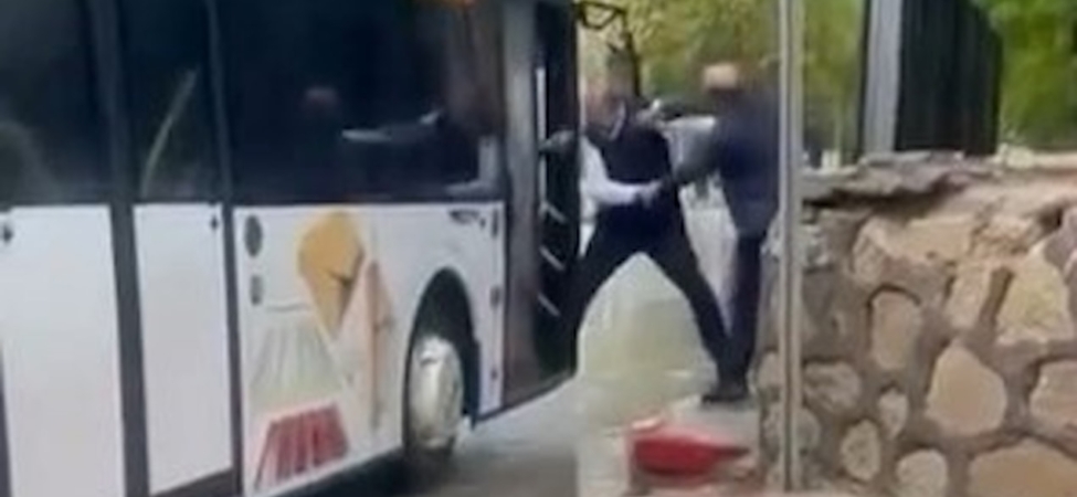 Elazığ'da Otobüs Şoförüne Şemsiyeli Saldırı
