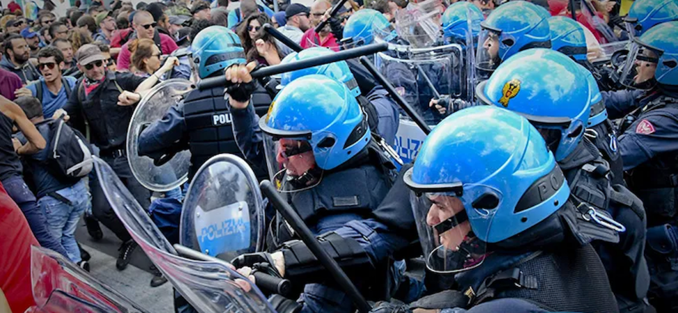 Avrupa'da protesto dalgası: Paris'te sokağa çıkma yasağı, Milano'ya asker